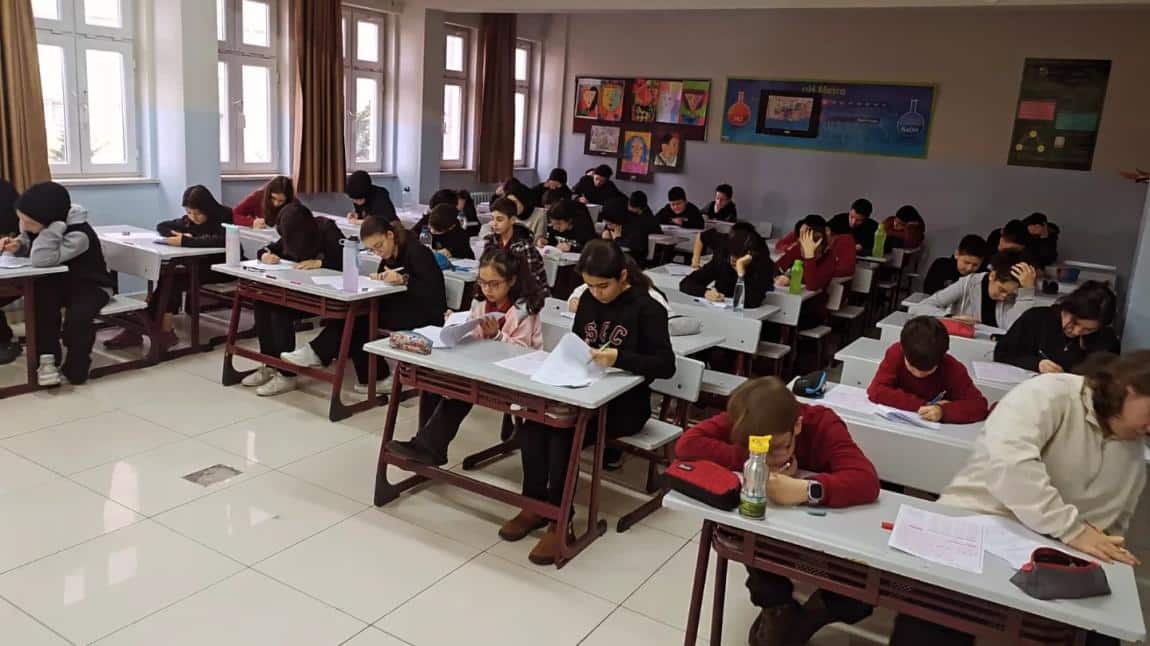 İstanbul Bilim Olimpiyatları imam hatip ortaokulları öğrenci seçme sınavı okulumuzda uygulanmıştır.