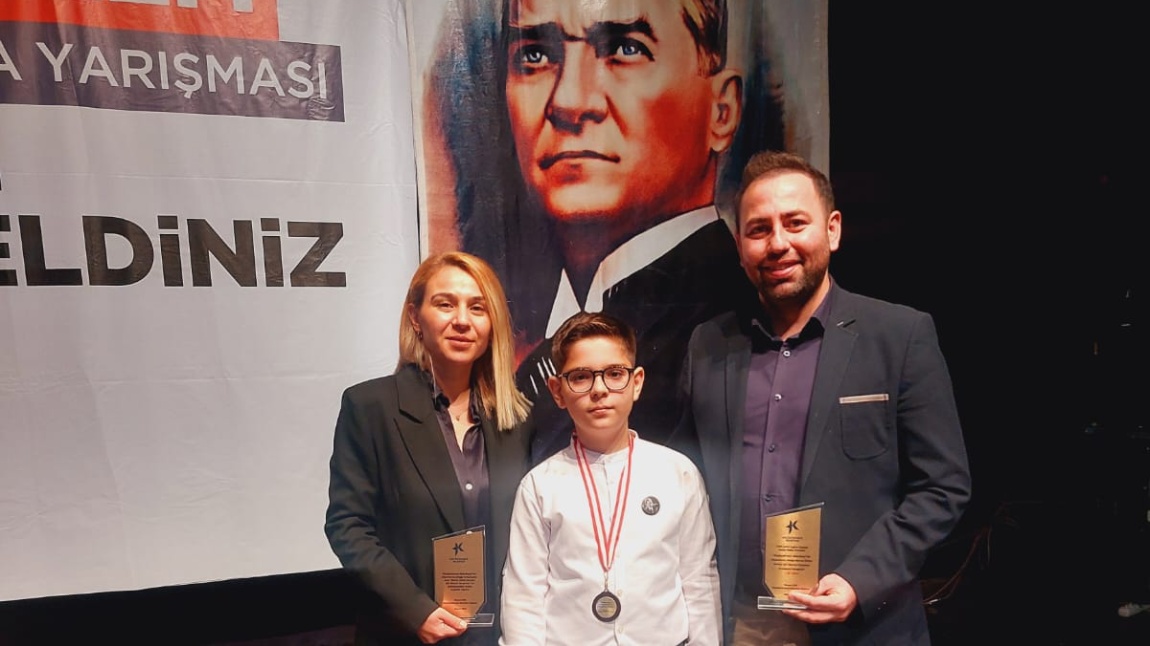 10 KASIM ŞİİR OKUMA YARIŞMASI KÜÇÜKEÇKMECE İKİNCİSİ
